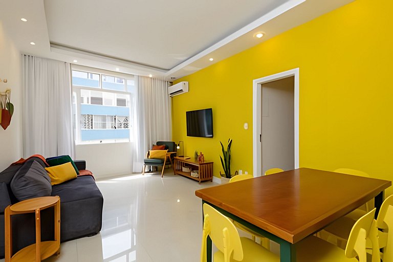 Luxuoso! Enorme 3 quartos reformado, com Garagem