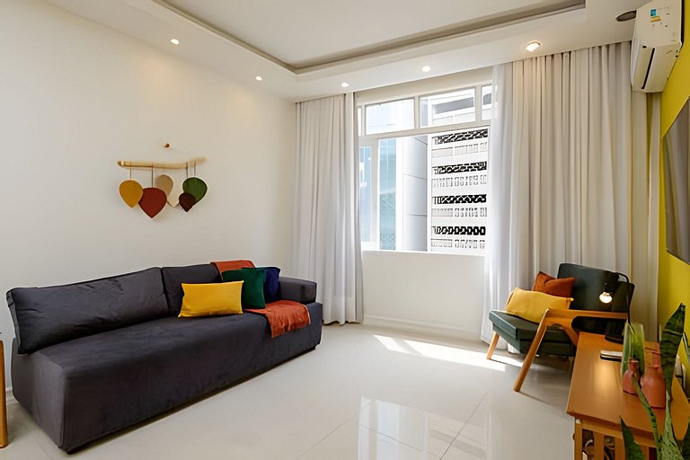 Luxuoso! Enorme 3 quartos reformado, com Garagem