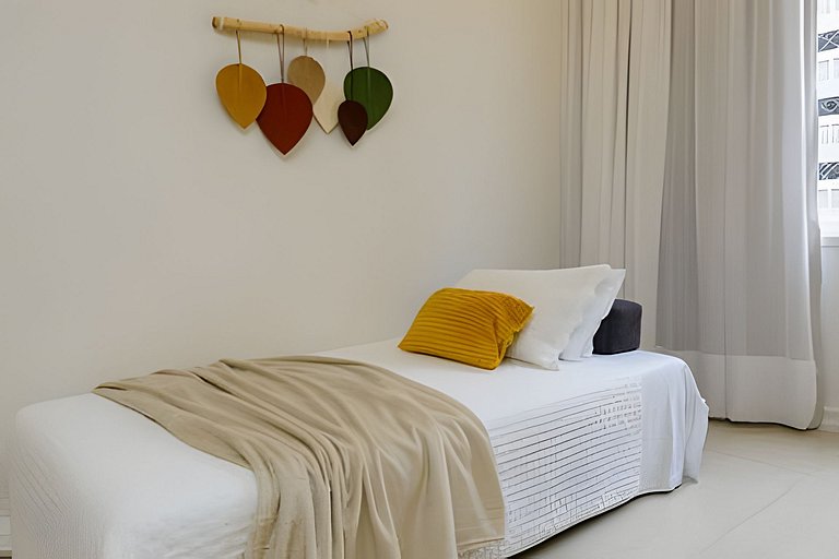 Luxuoso! Enorme 3 quartos reformado, com Garagem