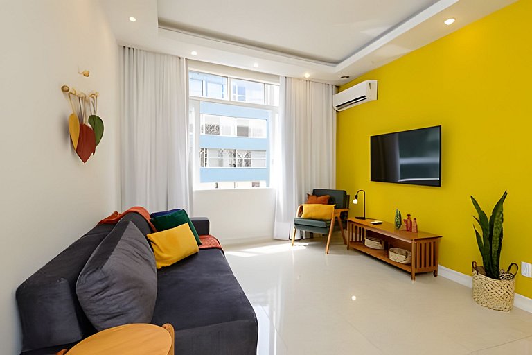 Luxuoso! Enorme 3 quartos reformado, com Garagem