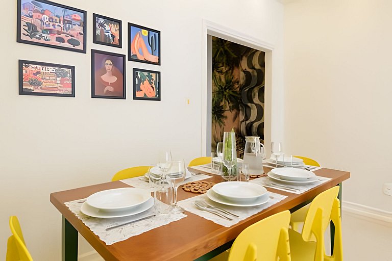 Luxuoso! Enorme 3 quartos reformado, com Garagem