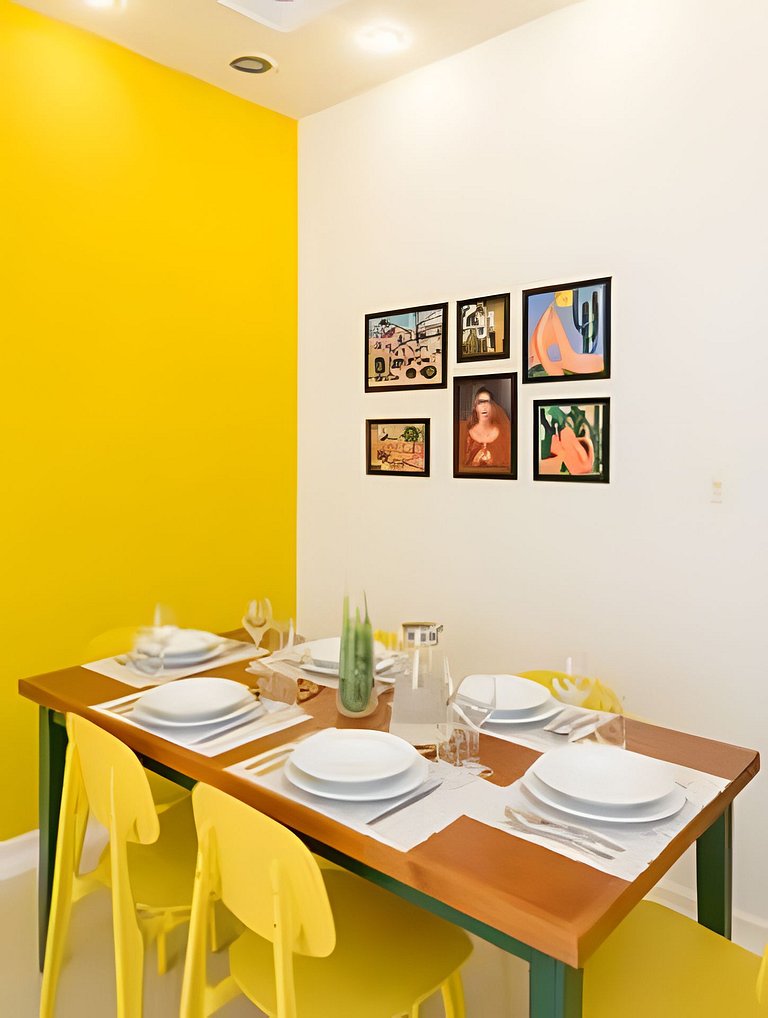 Luxuoso! Enorme 3 quartos reformado, com Garagem