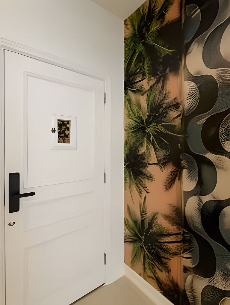 Luxuoso! Enorme 3 quartos reformado, com Garagem