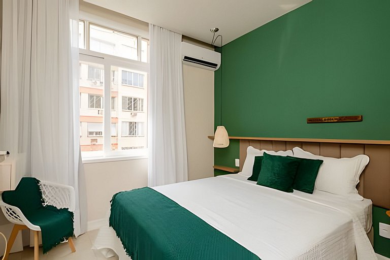 Luxuoso! Enorme 3 quartos reformado, com Garagem