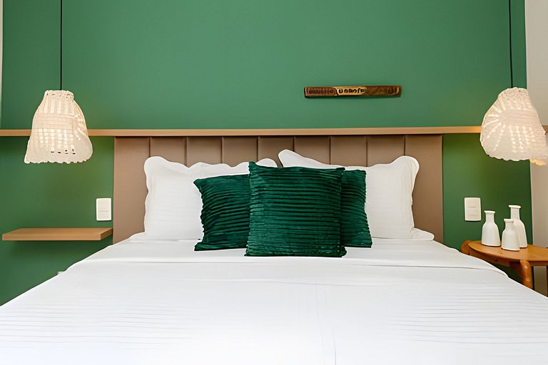 Luxuoso! Enorme 3 quartos reformado, com Garagem