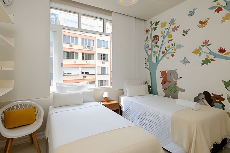 Luxuoso! Enorme 3 quartos reformado, com Garagem