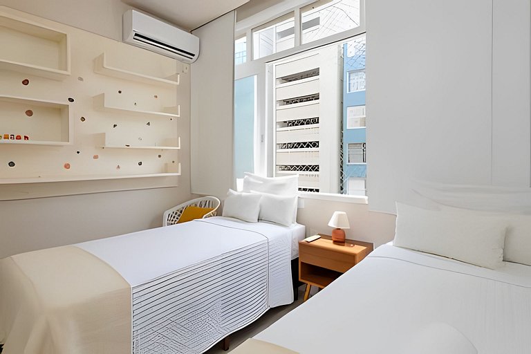 Luxuoso! Enorme 3 quartos reformado, com Garagem