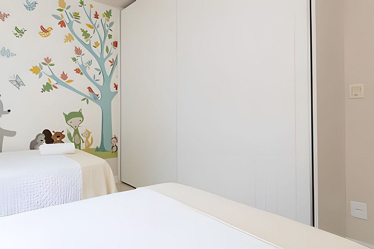 Luxuoso! Enorme 3 quartos reformado, com Garagem