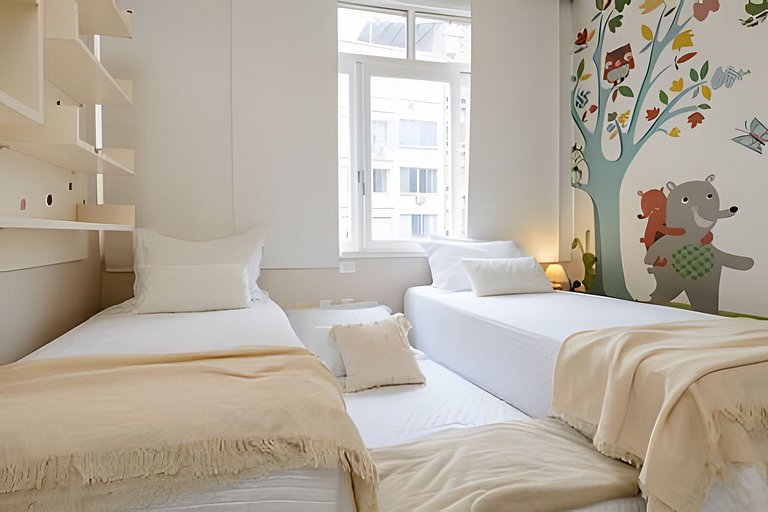 Luxuoso! Enorme 3 quartos reformado, com Garagem