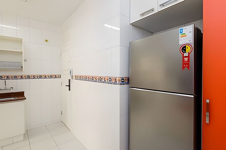 Luxuoso! Enorme 3 quartos reformado, com Garagem