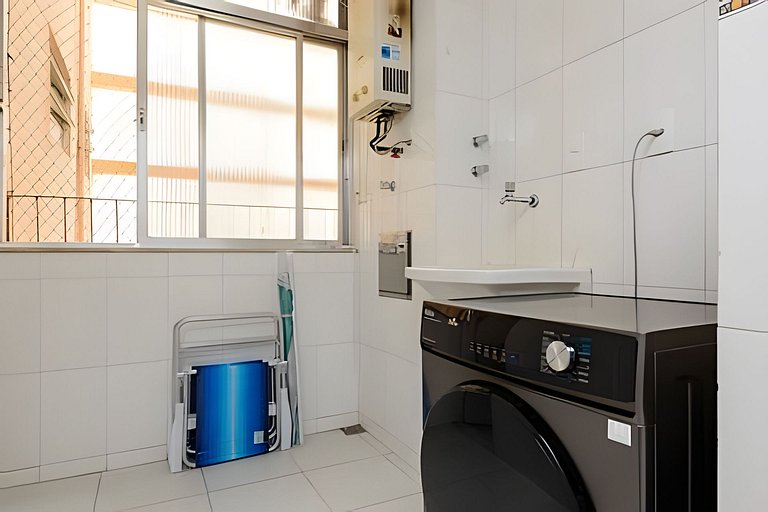 Luxuoso! Enorme 3 quartos reformado, com Garagem