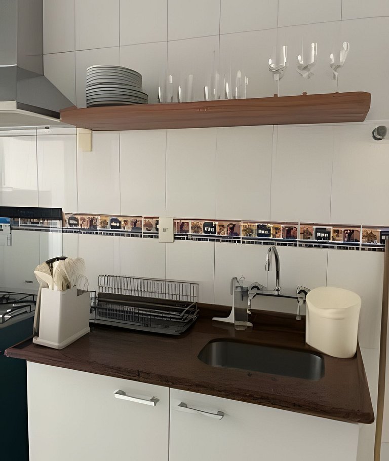 Luxuoso! Enorme 3 quartos reformado, com Garagem