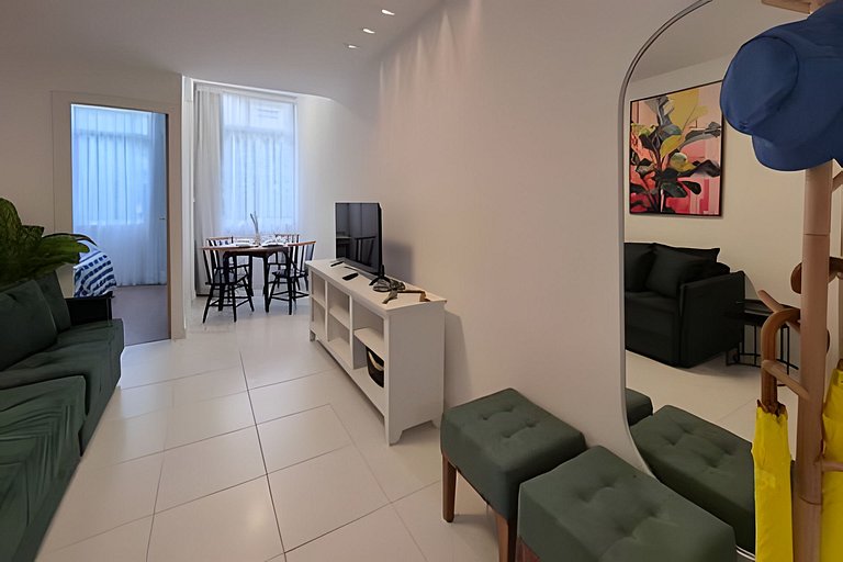 IMPERDíVEL! 2 quartos à 400m da Praia Copacabana