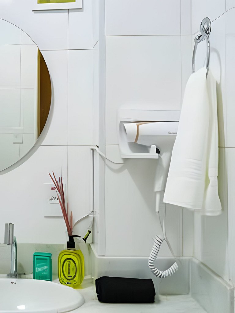 IMPERDíVEL! 2 quartos à 400m da Praia Copacabana