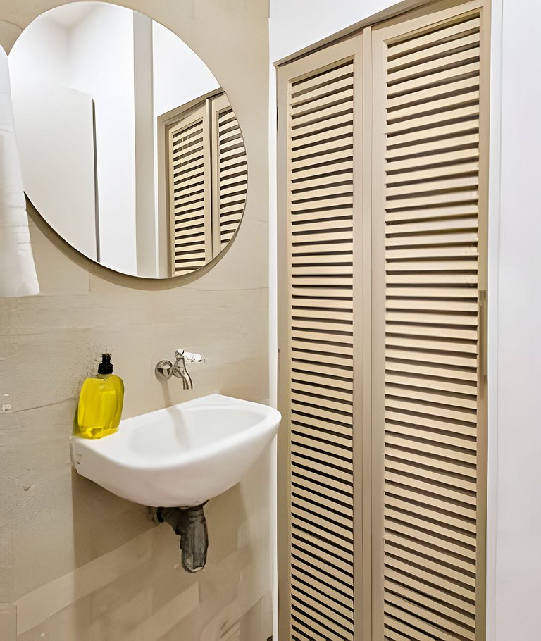 IMPERDíVEL! 2 quartos à 400m da Praia Copacabana