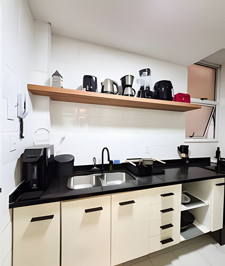 IMPERDíVEL! 2 quartos à 400m da Praia Copacabana