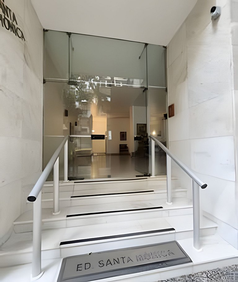 IMPERDíVEL! 2 quartos à 400m da Praia Copacabana